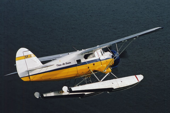 The Chimo Air Service Noorduyn Norseman is seen diving in for a pass at the Orillia Lake St. John airport before departing for Red Lake. (E.D.)