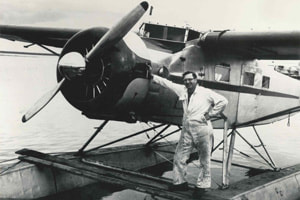 
Don Hamilton with Aircraft (© Unknown)